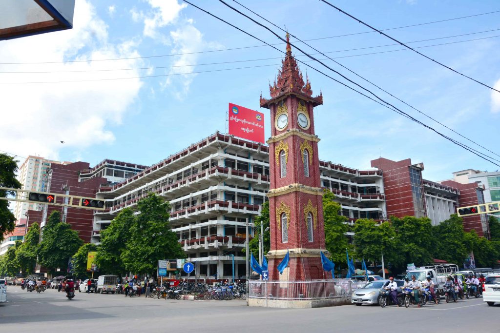 စဆန်တစ်ပြည် (၁,၀၀၀) ကျပ်နှုန်းဖြင့်ချမ်းအေးသာစံမြို့နယ်အတွင်း ကားဖြင့်လှည့်လည် ရောင်းချမည်
